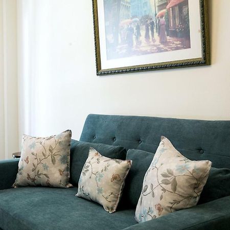 Best House, Larisis Metro, Athens Luaran gambar