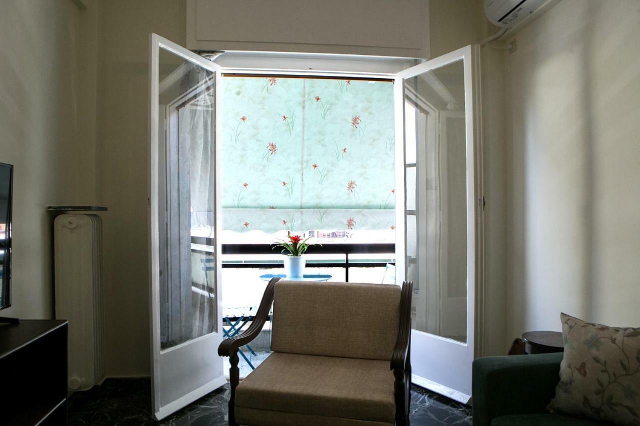Best House, Larisis Metro, Athens Luaran gambar