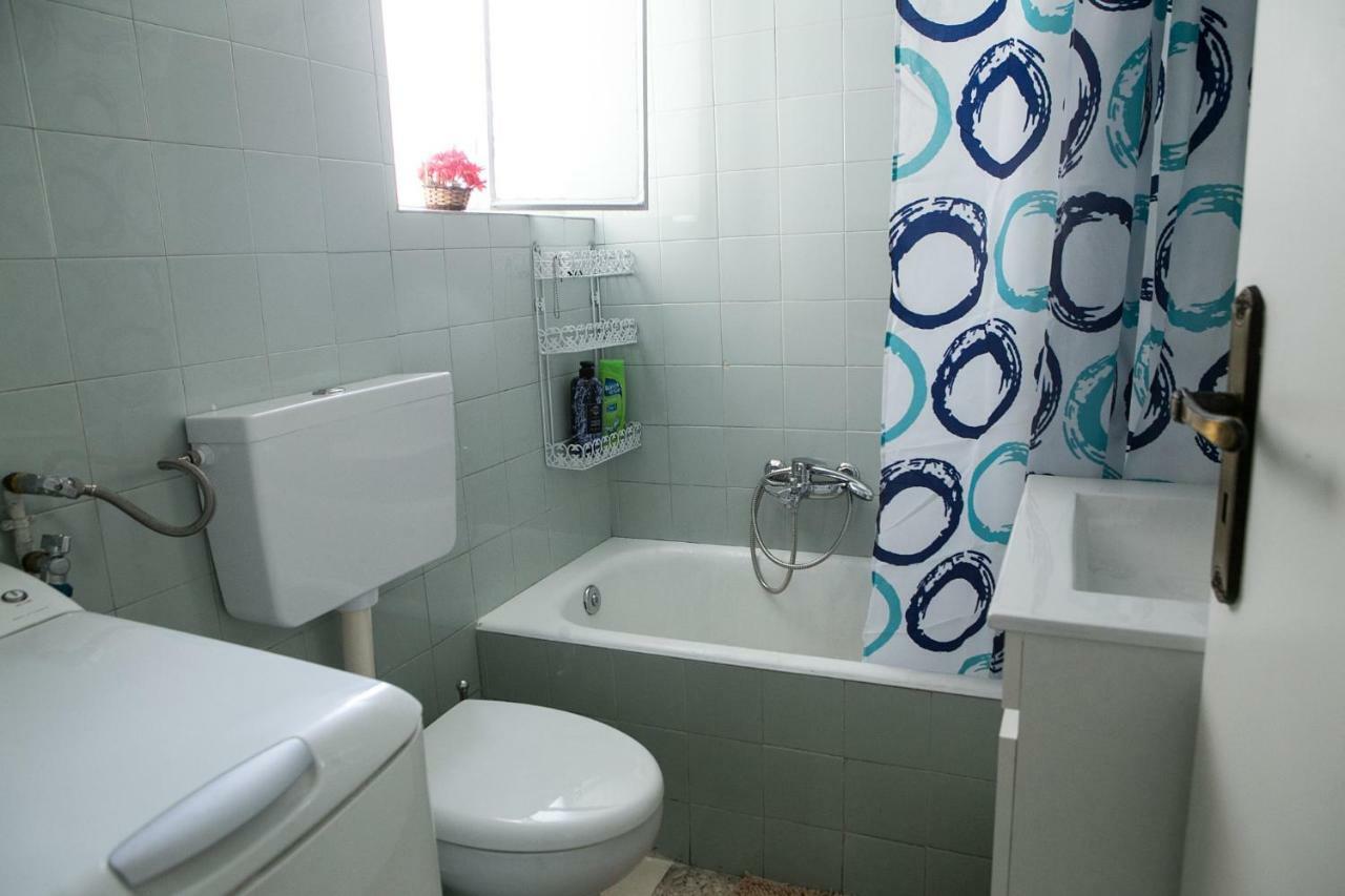 Best House, Larisis Metro, Athens Luaran gambar