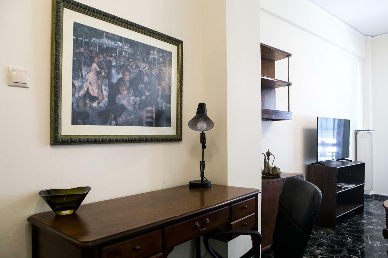 Best House, Larisis Metro, Athens Luaran gambar