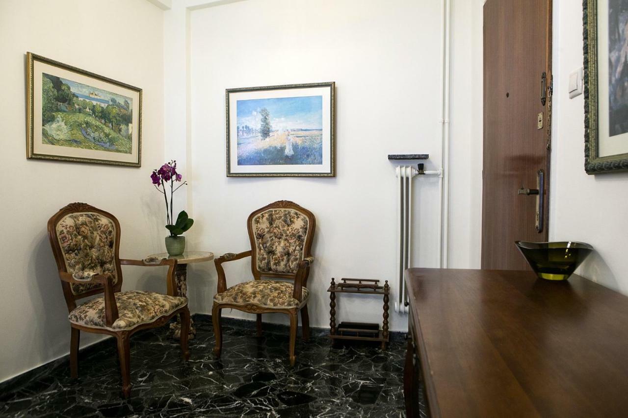 Best House, Larisis Metro, Athens Luaran gambar