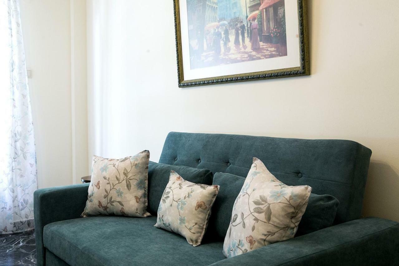 Best House, Larisis Metro, Athens Luaran gambar