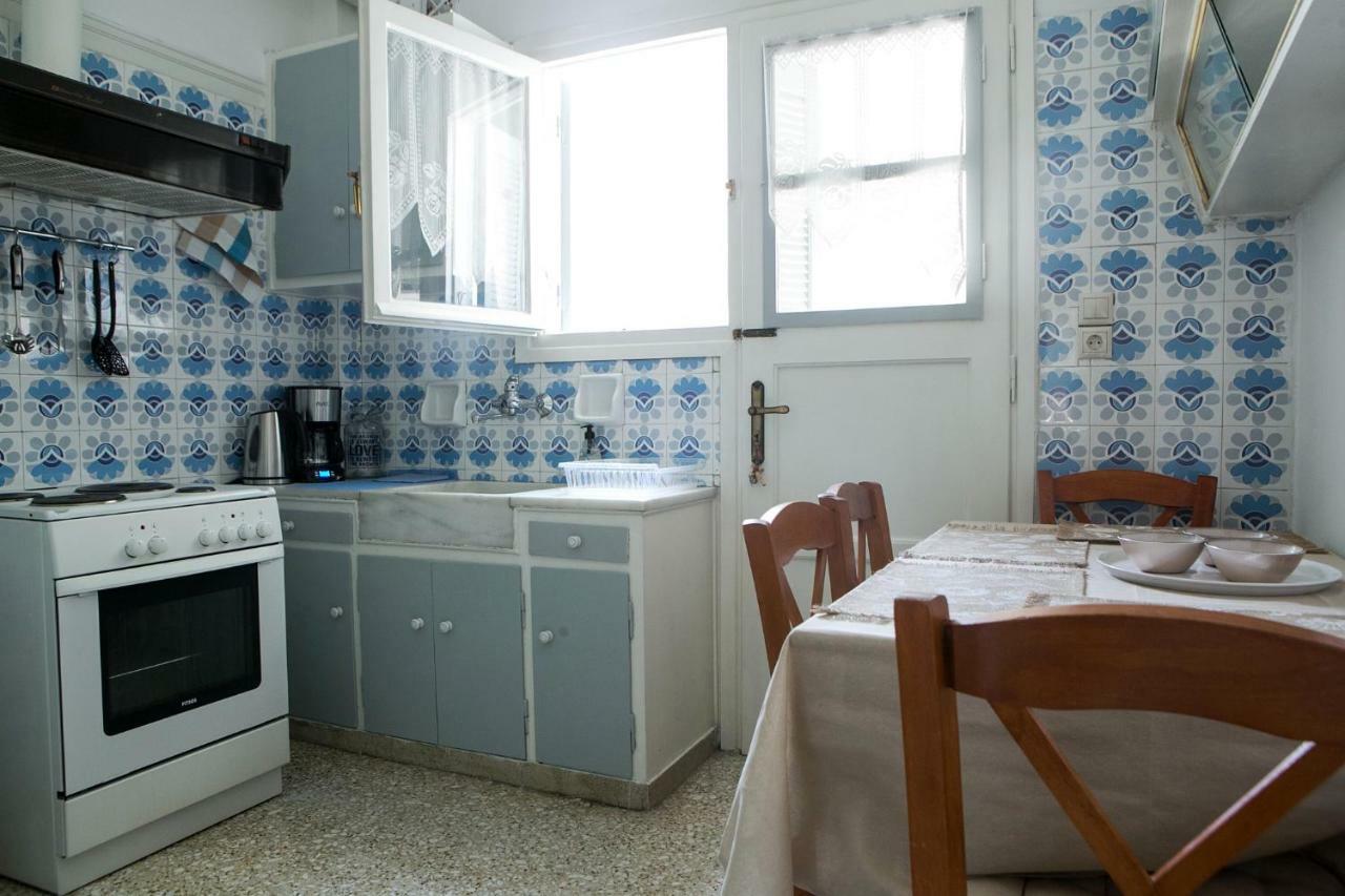 Best House, Larisis Metro, Athens Luaran gambar